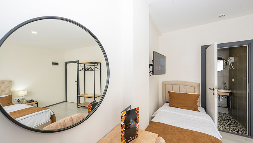 ../images/room/triple-room/11.jpg